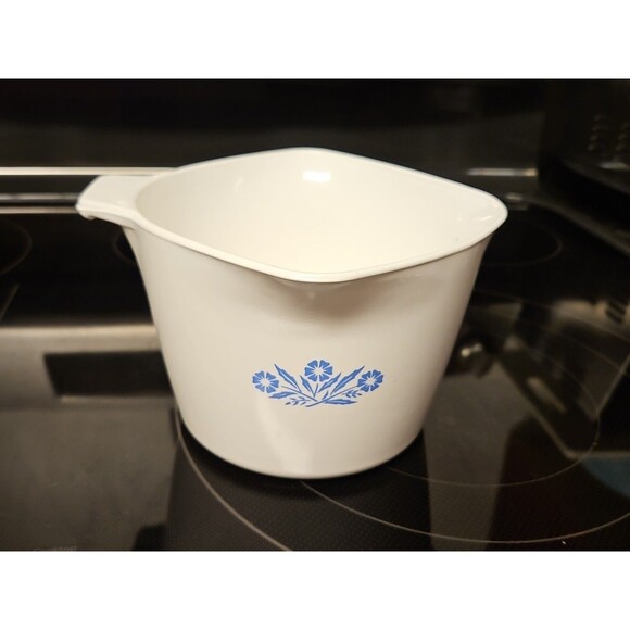 Vintage CorningWare Blue Cornflower 1 Qt / 4c Sauce Maker Measuring Cup - Picture 3 of 9